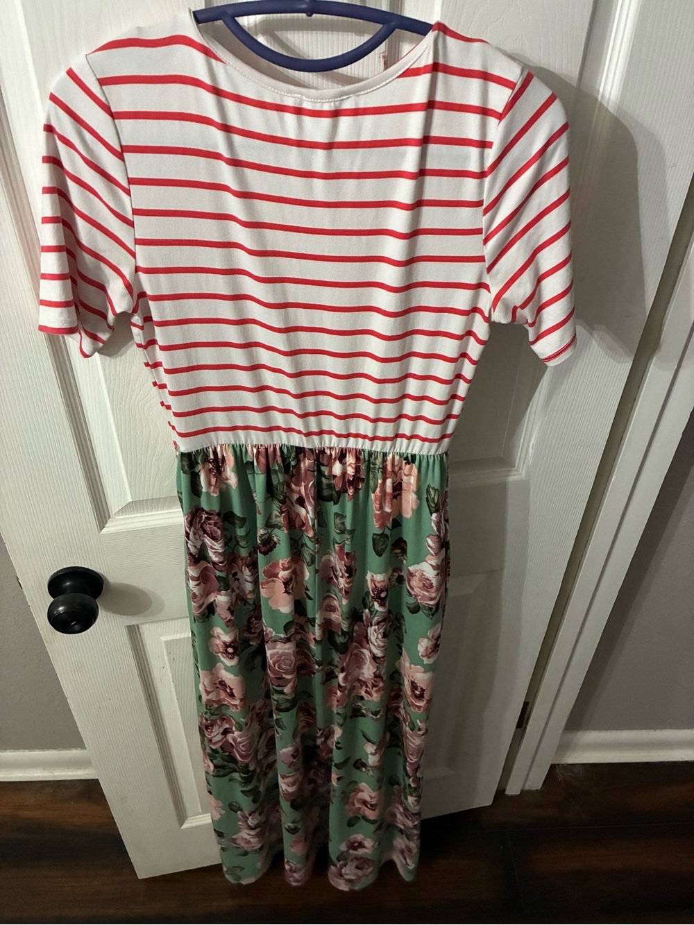 Reborn J Women’s Small Striped Top with Green Floral Maxi Dress - Picture 7 of 7